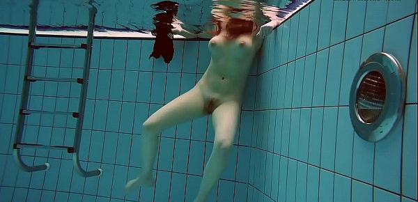  Hot hairy Vesta underwater